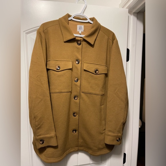 Ladies Shacket - Picture 2 of 2